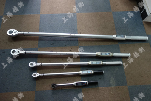 ���@Ť������